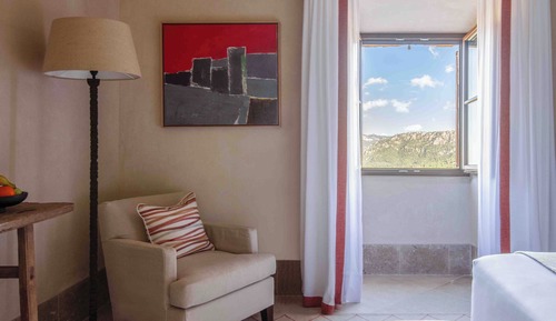Room, Sea View