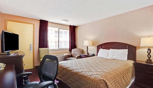 Standard Room, 1 Queen Bed, Non Smoking