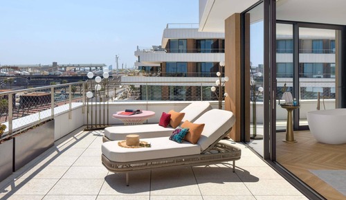 Studio Suite, 1 King Bed (Luxuriate)