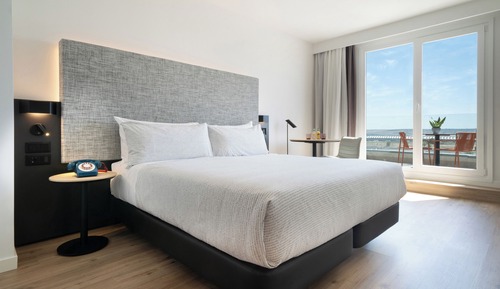 Room, Terrace (The Innside Room)
