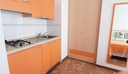 Studio, 1 Twin Bed