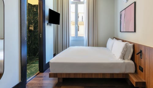 Medium Room