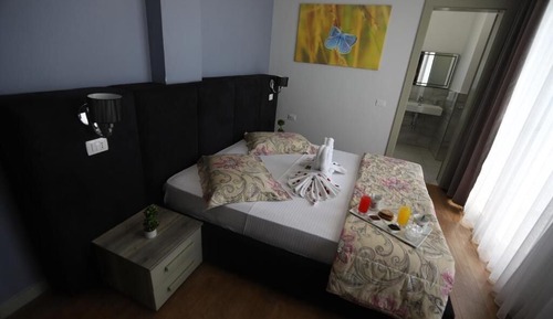 Basic Double Room, 1 Double Bed, Non Smoking, Pool View
