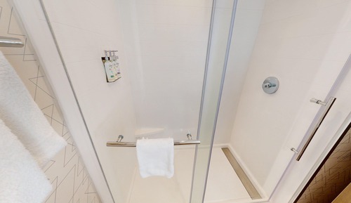 Suite, 1 King Bed, Hearing Accessible