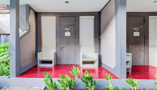 Shared Dormitory, Men only