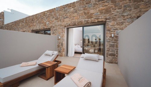 Executive Suite Garden View with Private Pool