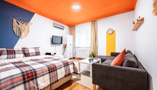 Deluxe Apartment