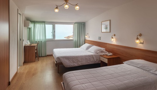 Quadruple Room, Sea View (no Balcony)