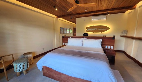 Standard Room, 1 King Bed