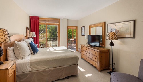 Economy Condo, 3 Bedrooms, Balcony, Mountain View (Chamonix 41)