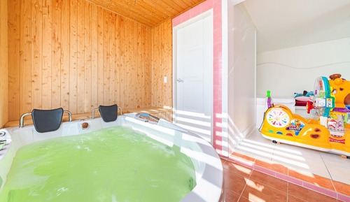 Basic Room, 1 Bedroom (Kids401)