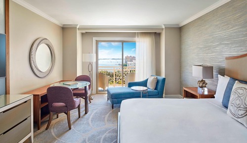 Room, 1 King Bed, Balcony, Marina View (Mobility/Hearing Accessible, Tub)
