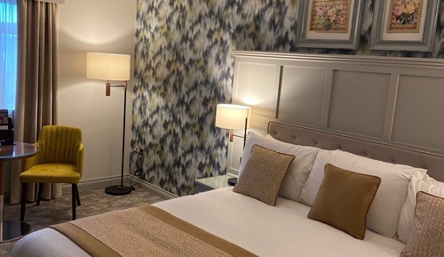 Club Twin Room