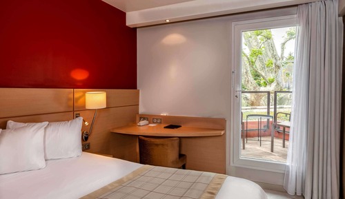 Superior Room, 1 King Bed, Non Smoking, Balcony