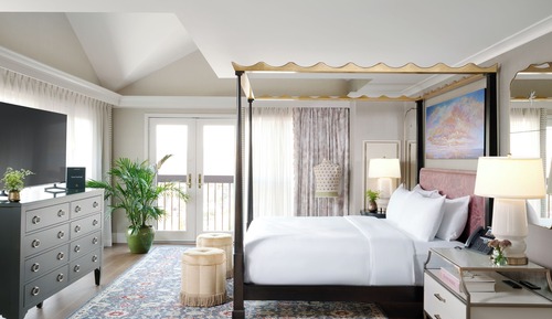 The Grand Lodge Junior King Suite