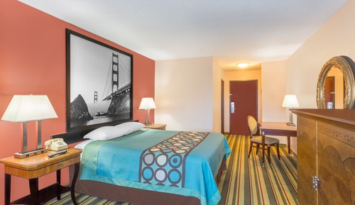 Standard Room, 1 Queen Bed