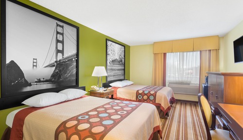 Room, 2 Queen Beds, Smoking