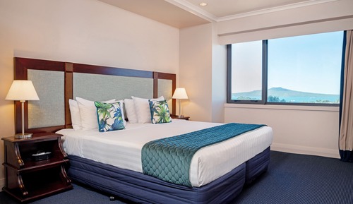 Spencer One-Bedroom Suite
