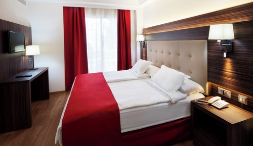 Junior Suite, Partial Sea View