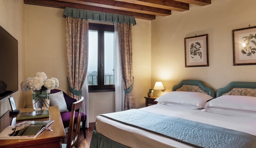 Classic Double Room