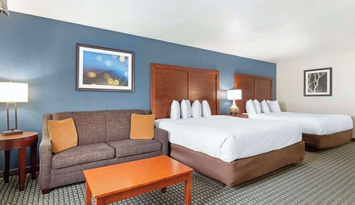 Standard Room, Multiple Beds, Non Smoking, Refrigerator & Microwave