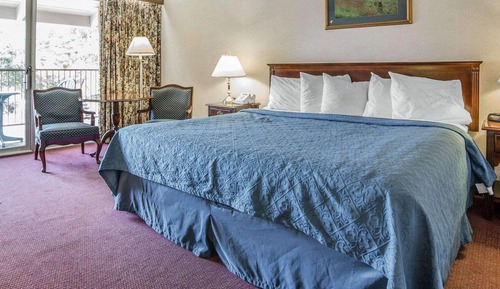 Standard Room, 1 King Bed, Non Smoking, Balcony
