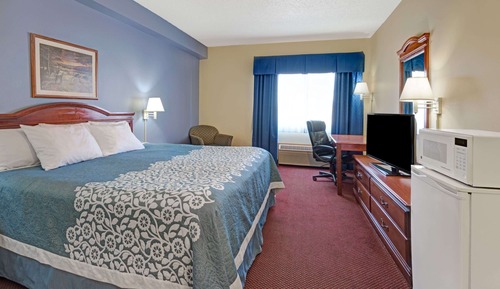 Standard Room, 1 Queen Bed