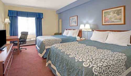 Suite, 2 Queen Beds, Non Smoking, Hot Tub