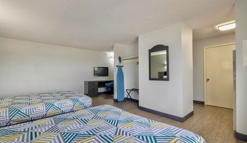 Deluxe Room, 2 Queen Beds, Non Smoking, Kitchenette