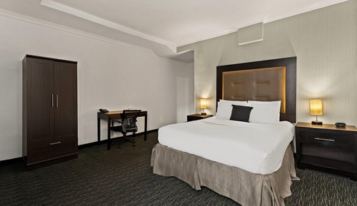 Superior Studio Suite, 1 Queen Bed, Non Smoking