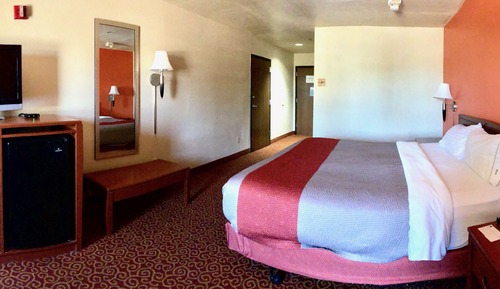 Deluxe Room, 1 King Bed, Non Smoking, Refrigerator & Microwave