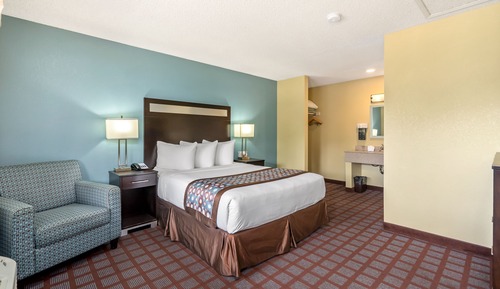 Standard Room, 1 Queen Bed
