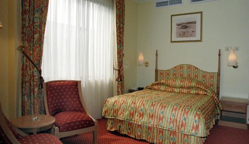 Superior Queen Room
