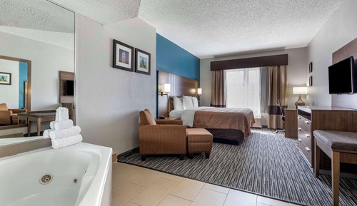 Suite, 1 King Bed, Accessible, Non Smoking