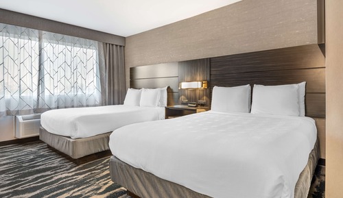 Suite, 2 Queen Beds, Accessible, Bathtub (Bathtub)