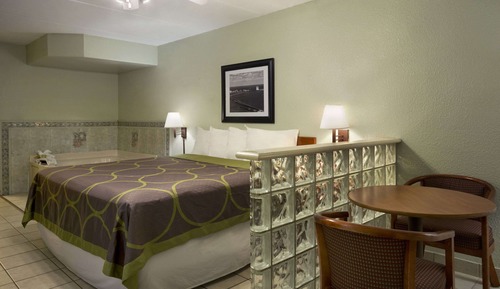 Studio Suite, 1 King Bed, Non Smoking