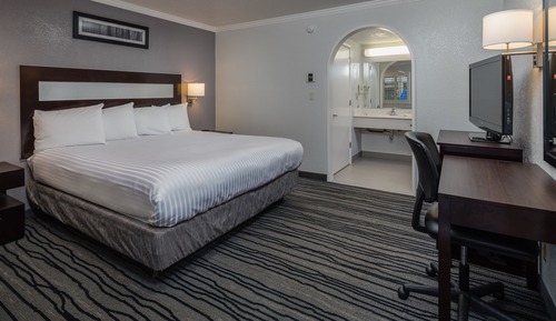 Standard Room, 1 King Bed