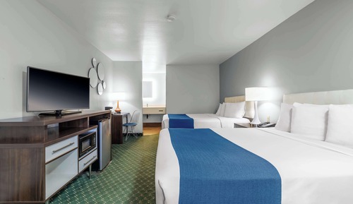 Standard Room, 2 Queen Beds, Non Smoking