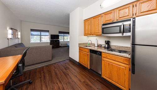 Suite, 1 Queen Bed, Mobility Accessible