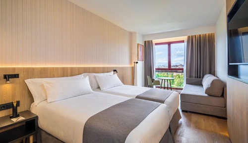 Triple Room, Park View