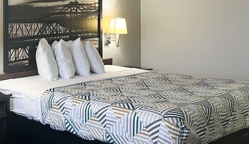 Deluxe Suite, 1 King Bed, Non Smoking, Kitchen