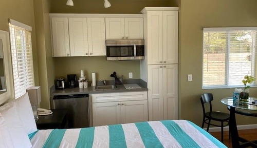 Deluxe Room, 1 King Bed (Upstairs)