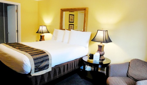 Standard Room, 1 Queen Bed