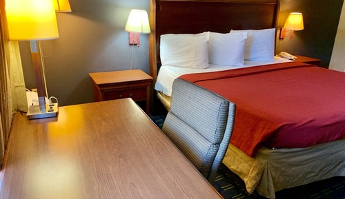 Room (King Bed)