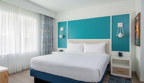 Suite, 1 King Bed, Balcony