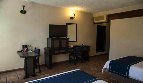 Standard Room, 2 Double Beds, Pool View