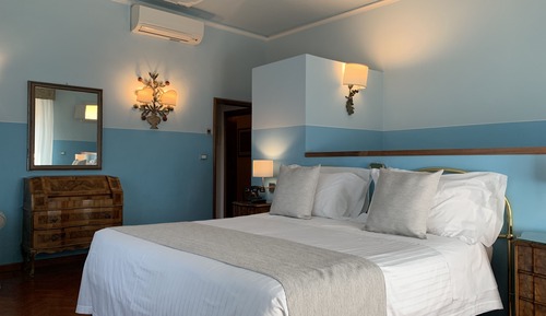 Comfort Room, 1 Queen Bed