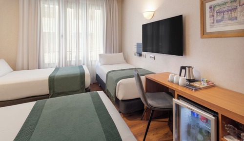 Triple Room