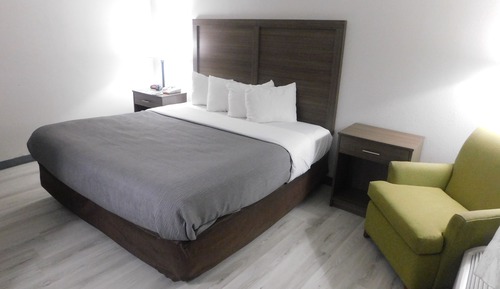 Room, 1 King Bed, Accessible, Non Smoking (Upgrade)