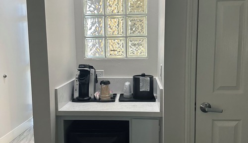 Suite, Multiple Beds, Garden View (Two Queen Bed Studio)